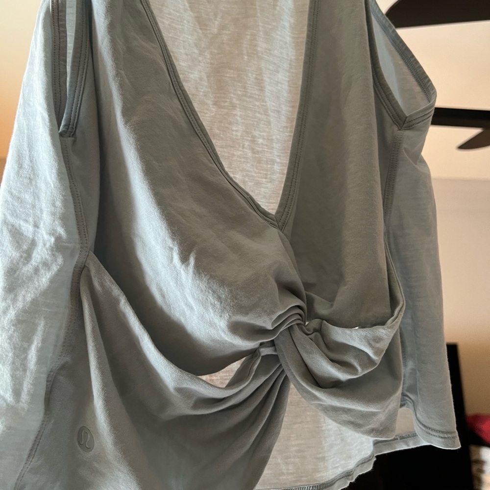 Lululemon tank